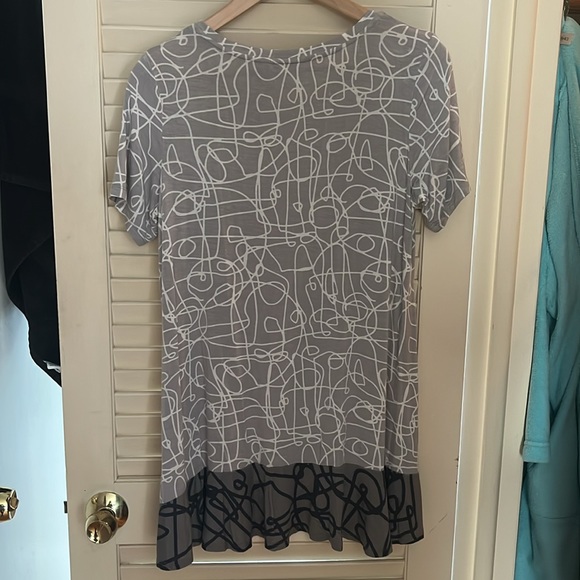 LOGO by Lori Goldstein artsy tunic grey, navy and white scribble print size S - Picture 2 of 3